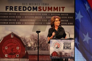 Sarah Palin addresses the crowd in a long, rambling speech.