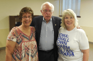 Bernie Sanders with Kathy Winter (Hi Mom) and Kim Weaver, founders of the SOLO Democrats