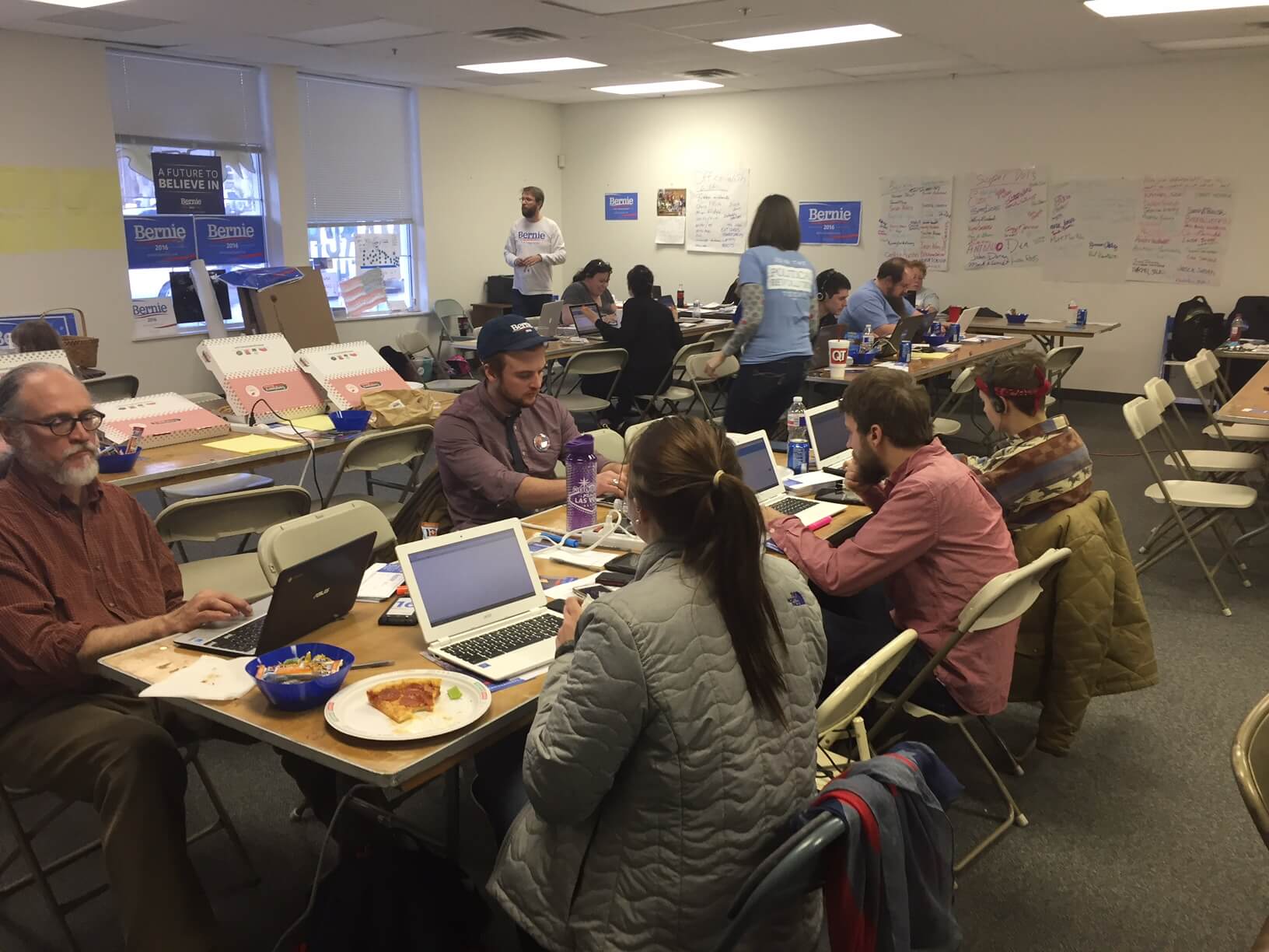 A full office of Sanders volunteers in Shawnee, KS